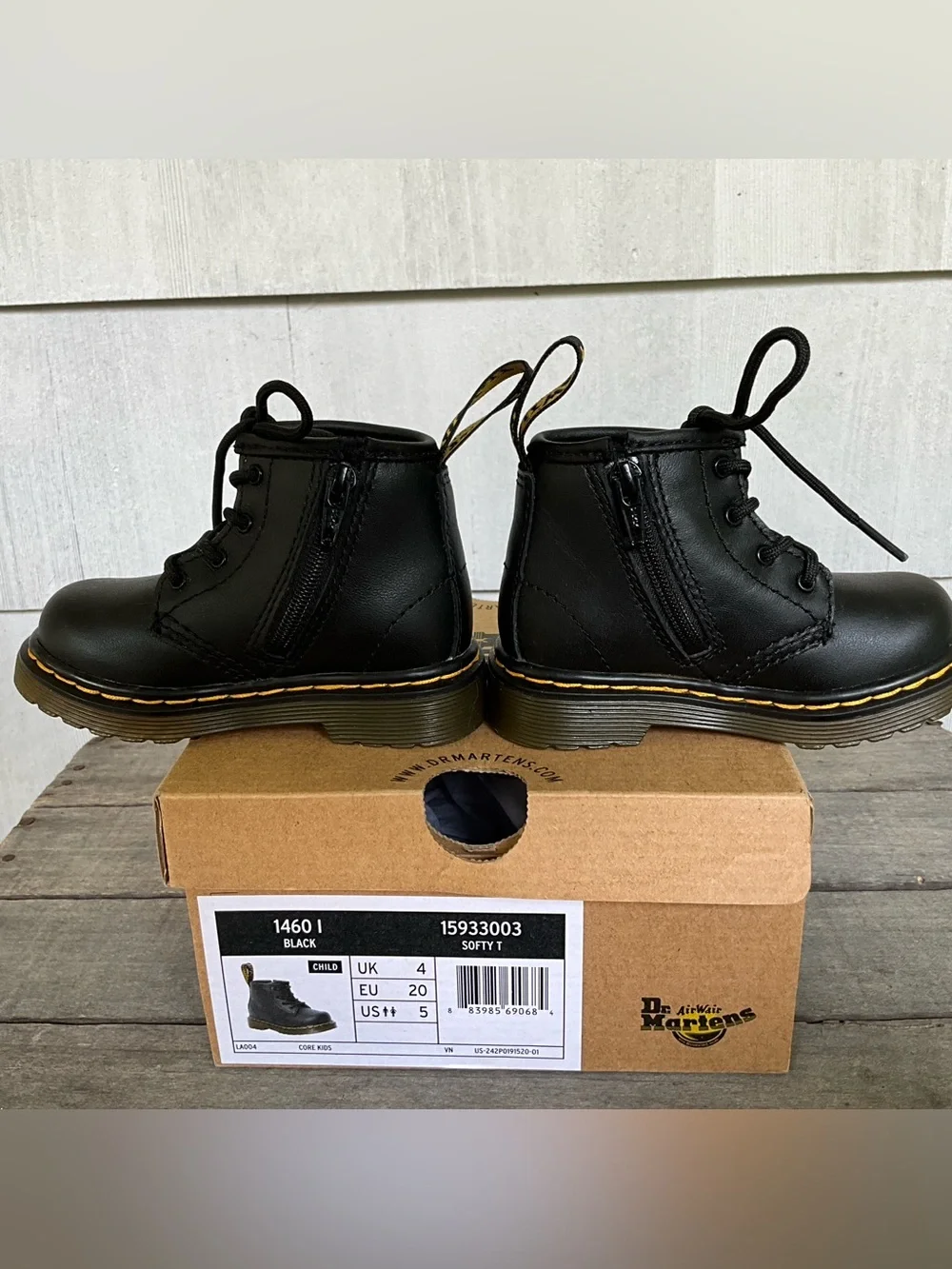 Dr. Doc Martens Baby Classic Black Leather Lace-Up Boots Yellow Stitching Sz 5